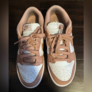 Nike Dunks Rose Whisper (Women’s)